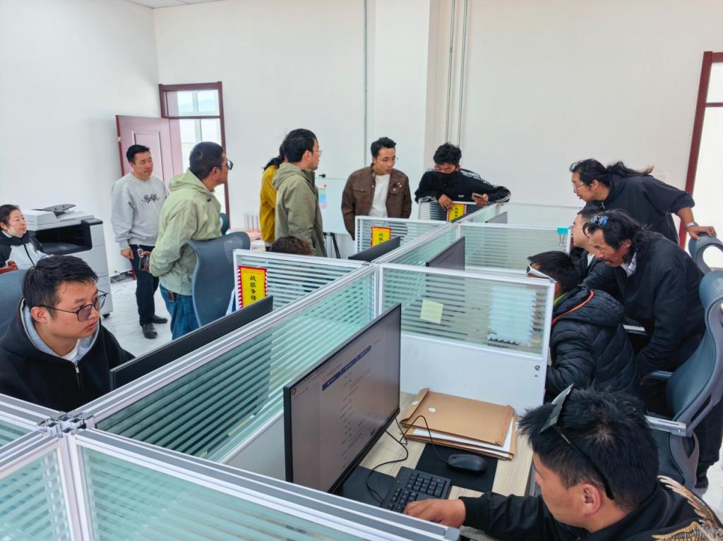 深度参与为期9天的“玛沁县脱贫户技能